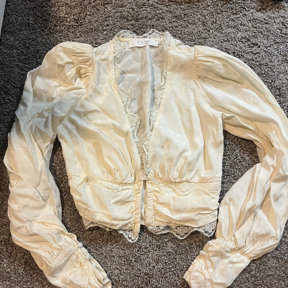 ASTR Ivory Shimmer Blouse